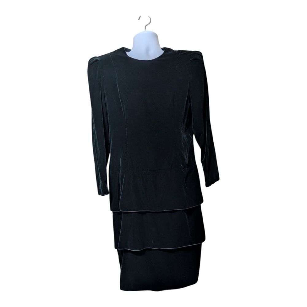 Vintage Maggy London green Velvet Tiered Dress size 12 Long Sleeves - Picture 2 of 10